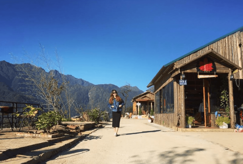 Bạn nên chọn lưu trú tại các homestay xây dựng ngay trong bản làng để được hòa mình vào nhịp sống của người dân nơi đây (Nguồn: Travelgear)