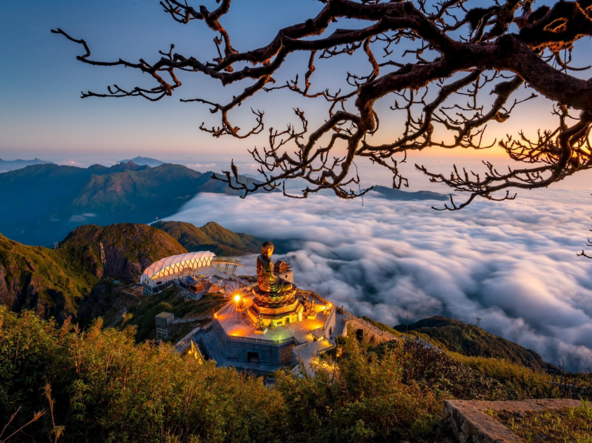 Sun World Fansipan Legend bao gồm khu quần thể văn hóa, giải trí, tín ngưỡng nổi tiếng.