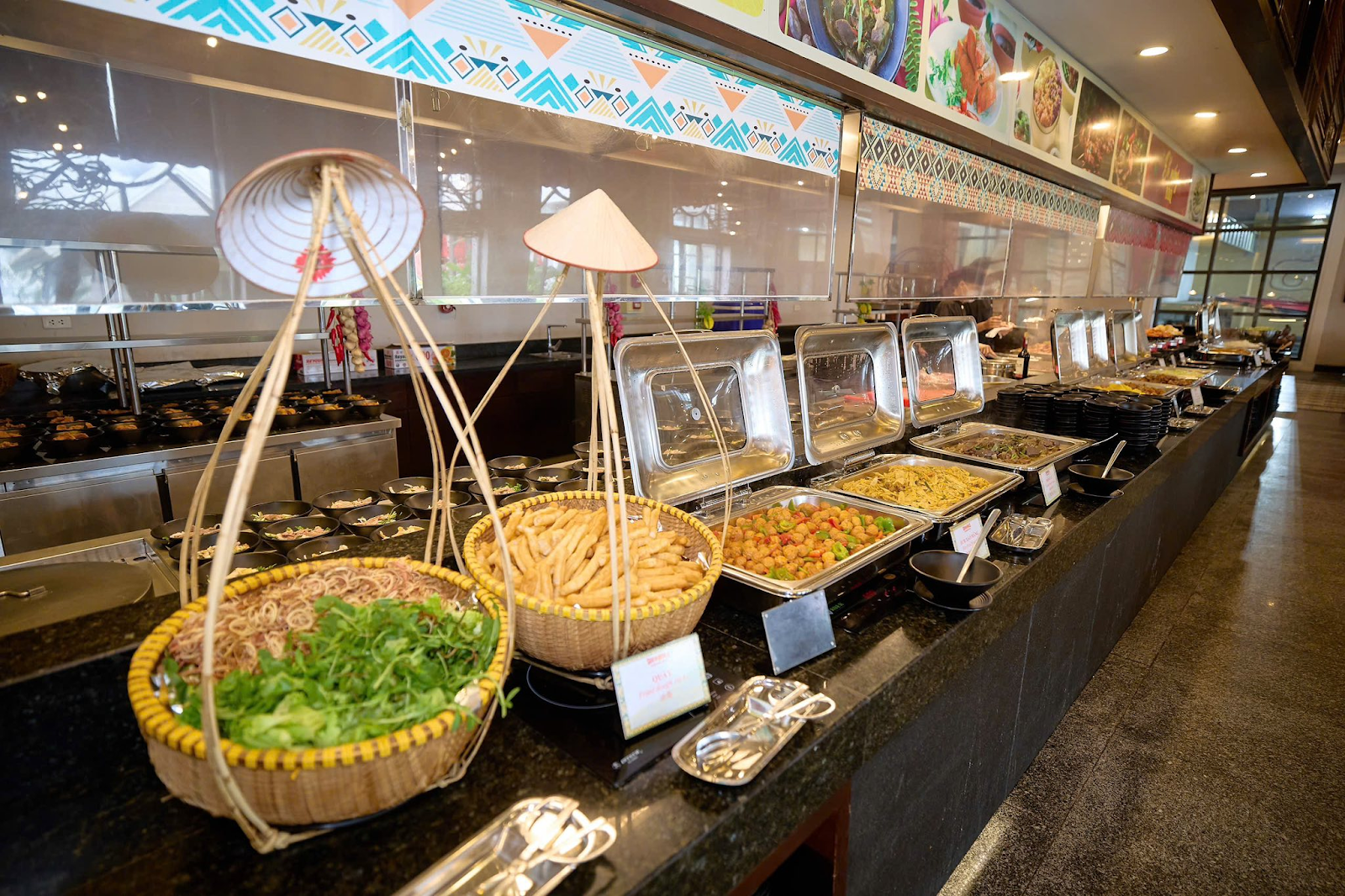 Những món ăn truyền thống hấp dẫn tại nhà hàng Vân Sam