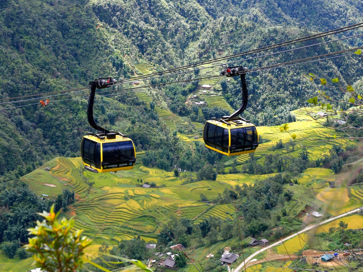 Trải nghiệm đi cáp treo lên đỉnh Fansipan