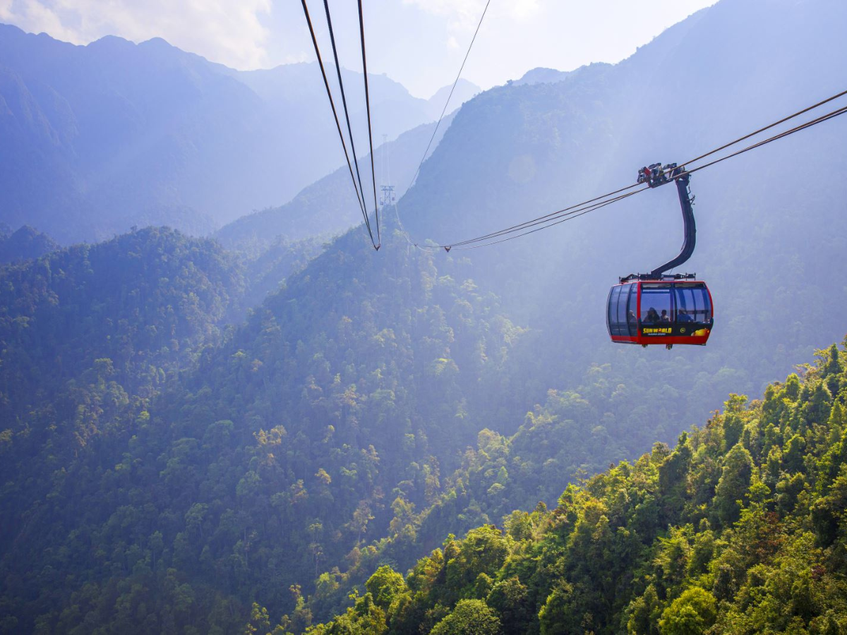 Điểm nhấn của Sun World Fansipan Legend là hệ thống cáp treo ba dây hiện đại.