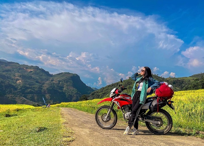 A Lù chinh phục du khách bằng những cung đường tuyệt đẹp. 