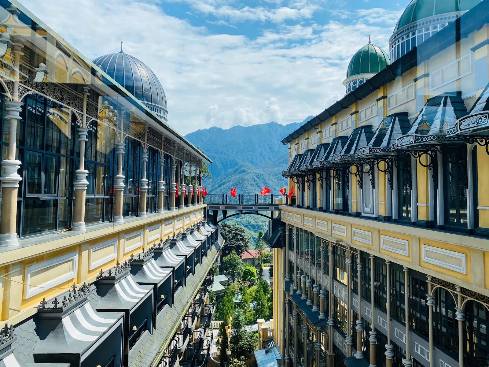 Hotel de la Coupole – MGallery là khách sạn 5 sao nổi tiếng tại Sa Pa.