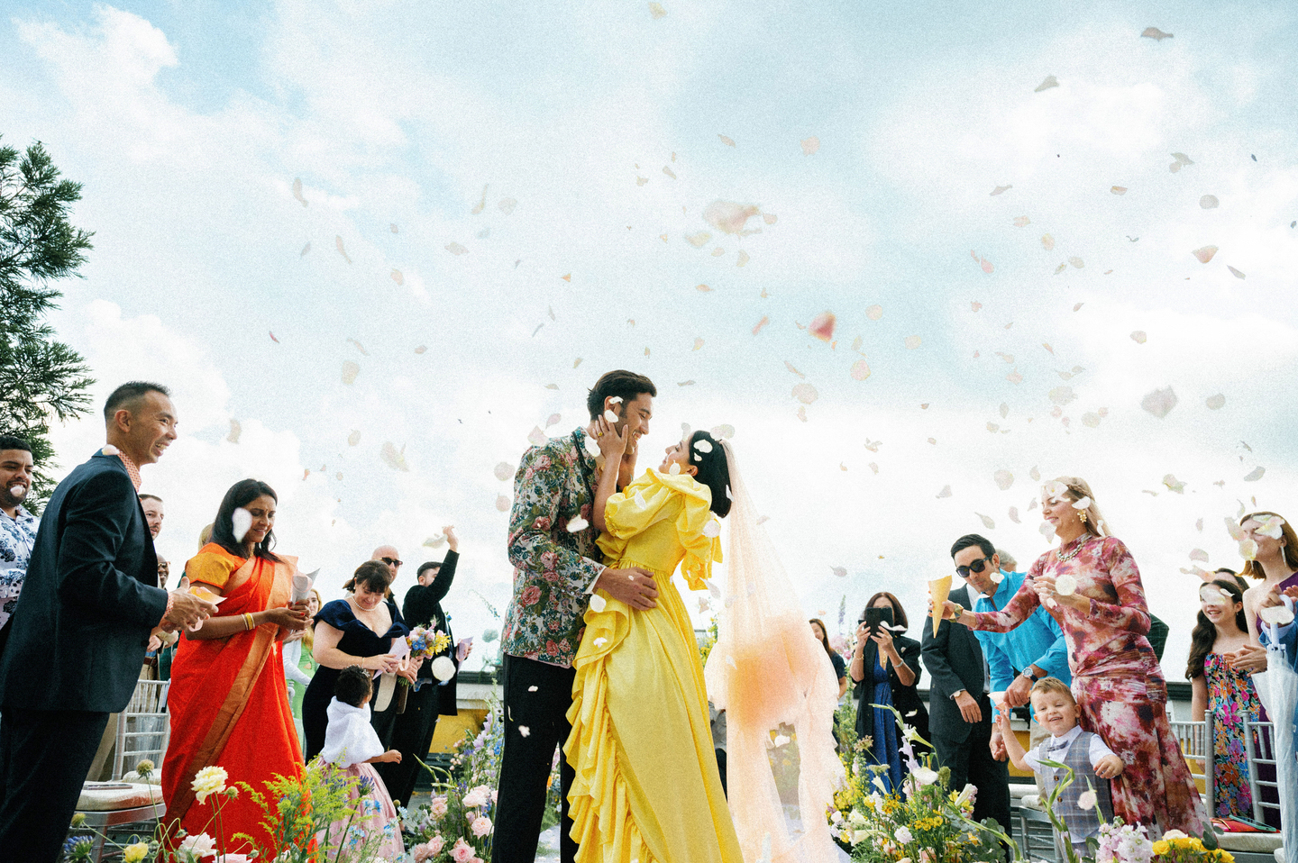 Tiệc cưới lãng mạn được tổ chức tại Hotel de la Coupole – MGallery.