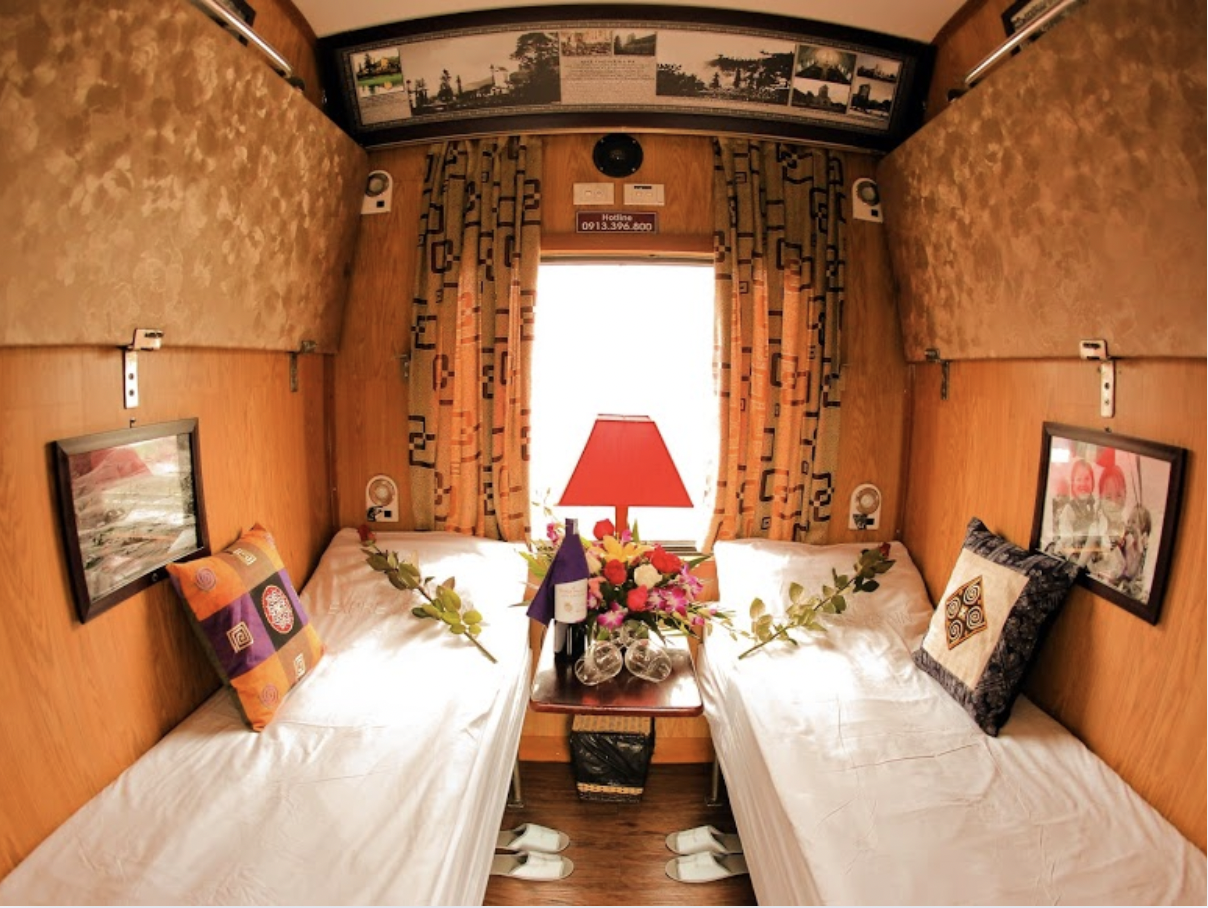 Tàu hỏa Sapaly Express là dịch vụ toa tàu du lịch hạng sang, sang trọng trên tuyến Hà Nội – Lào Cai 