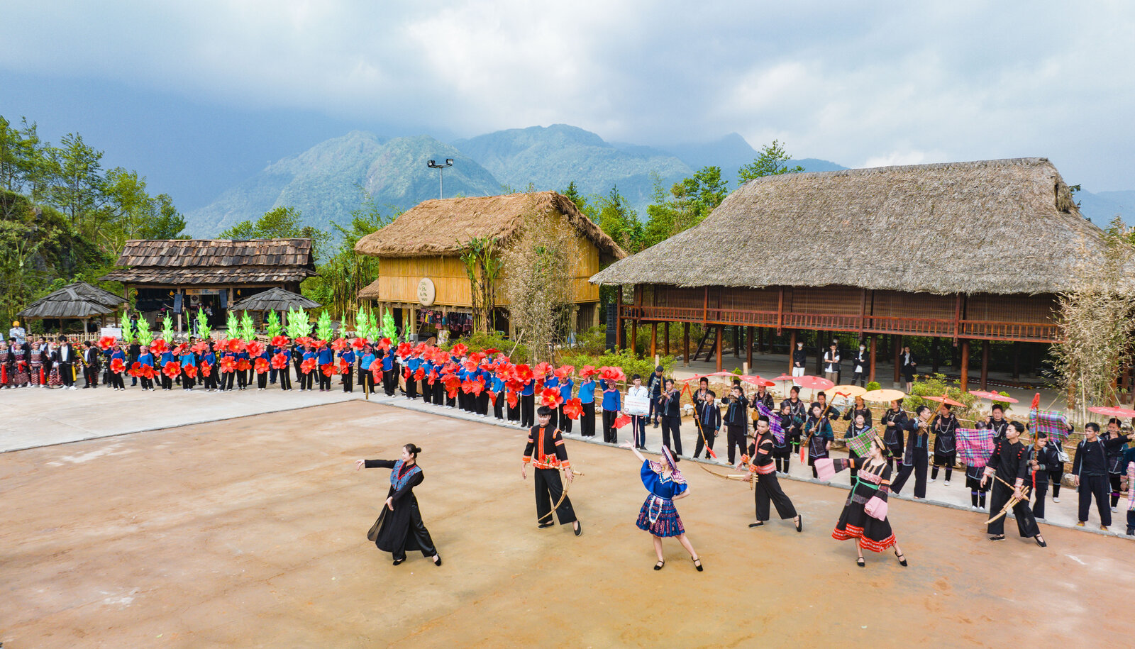 Kết hợp ghé thăm các điểm tham quan trong Sun World Fansipan Legend để hành trình của bạn thêm trọn vẹn