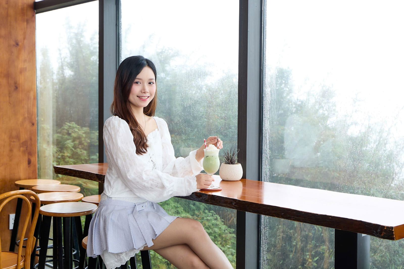 Café Du Soleil, toạ độ lý tưởng dành cho du khách săn mây và chiêm ngưỡng quần thể tâm linh, núi rừng Tây Bắc.