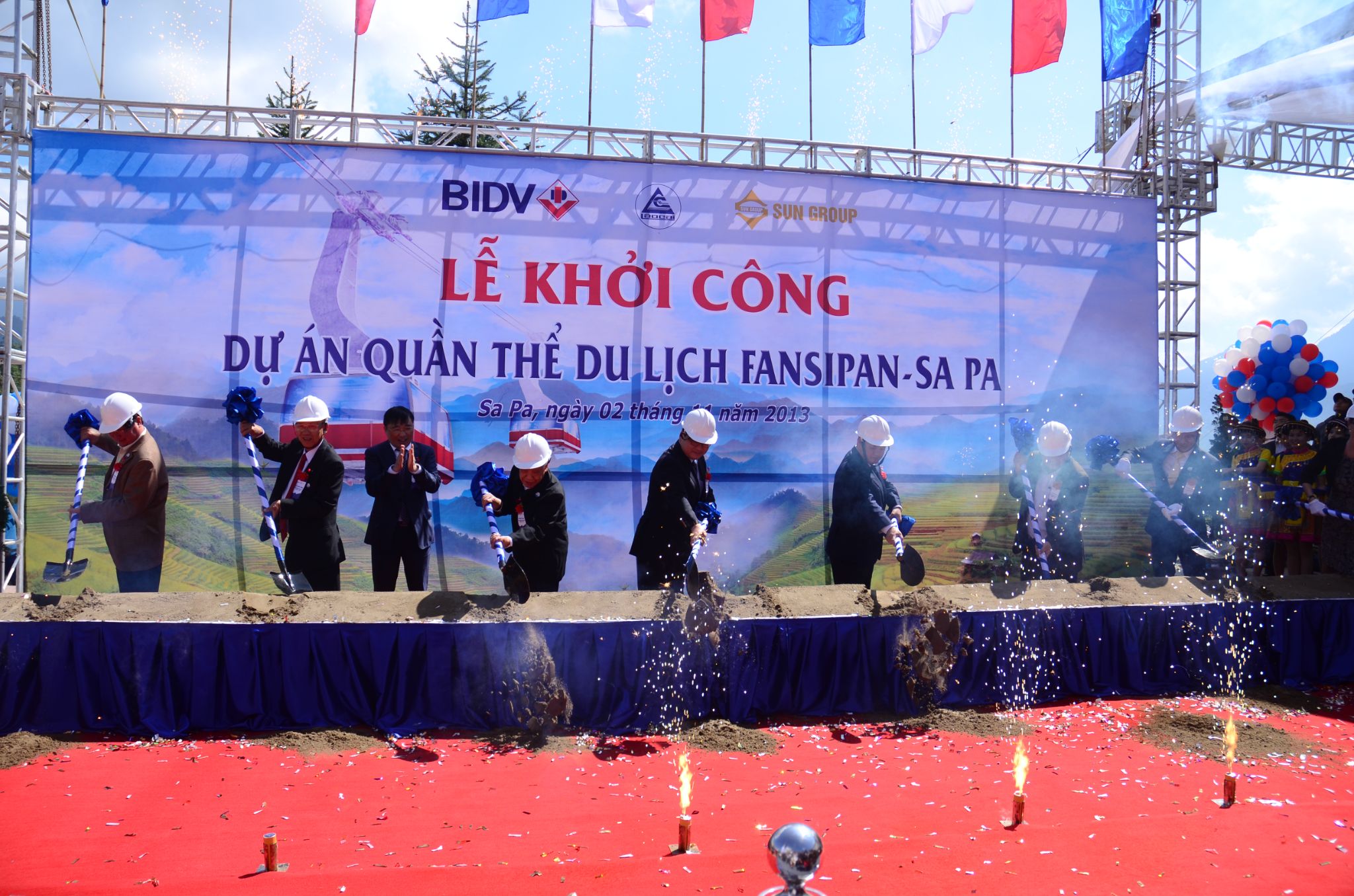 Cáp treo Fansipan khởi công xây dựng năm 2013
