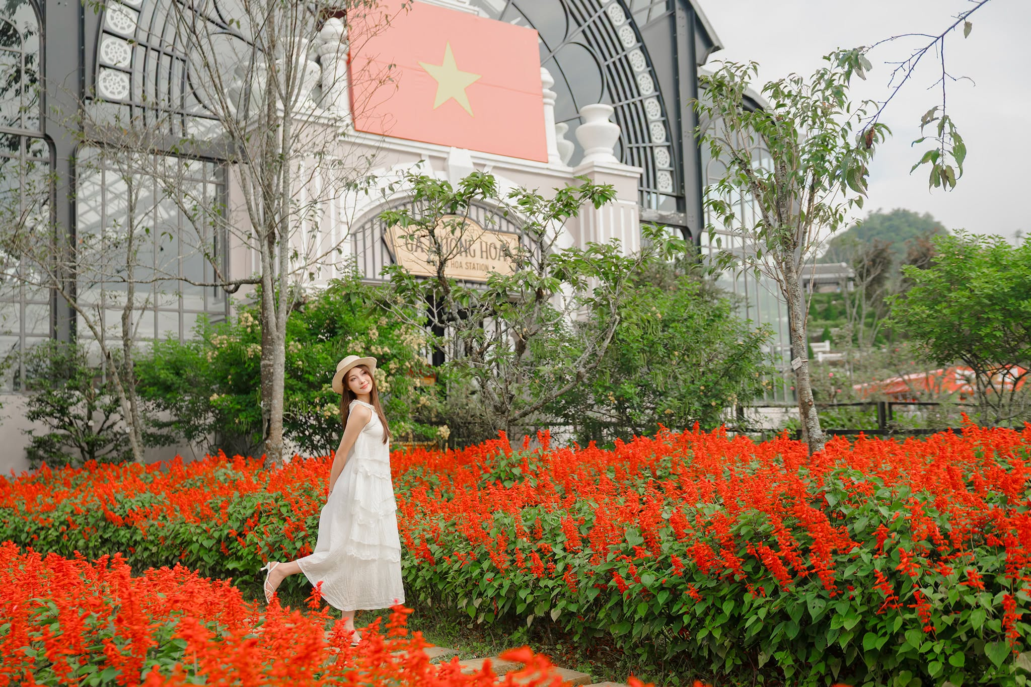 Trang phục phù hợp giúp hành trình khám phá Fansipan thoải mái hơn. (Nguồn: Sưu tầm)