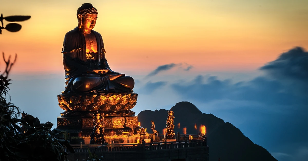 Đại tượng Phật A Di Đà – công trình tâm linh nổi bật trong quần thể Fansipan tại Sa Pa (Nguồn: Sưu tầm)