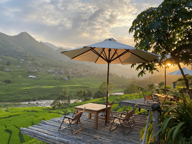 Góc hoàng hôn lãng mạn tại bãi đá cổ