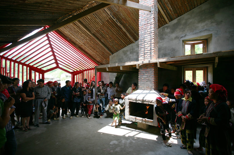 Không gian sinh hoạt bên trong nhà cộng đồng Tả Phìn