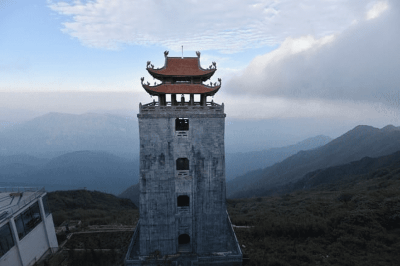 Cận cảnh Đại Hồng Chung gồm 5 tầng, cao tới 32,8m