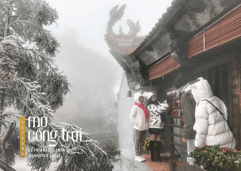 Mái chùa thiết kế uốn cong, trang trí hình rồng tinh xảo