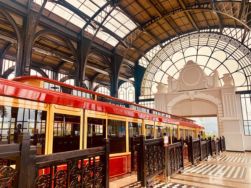 Kiến trúc Pháp cổ điển bên trong Ga Mường Hoa - Sun Station