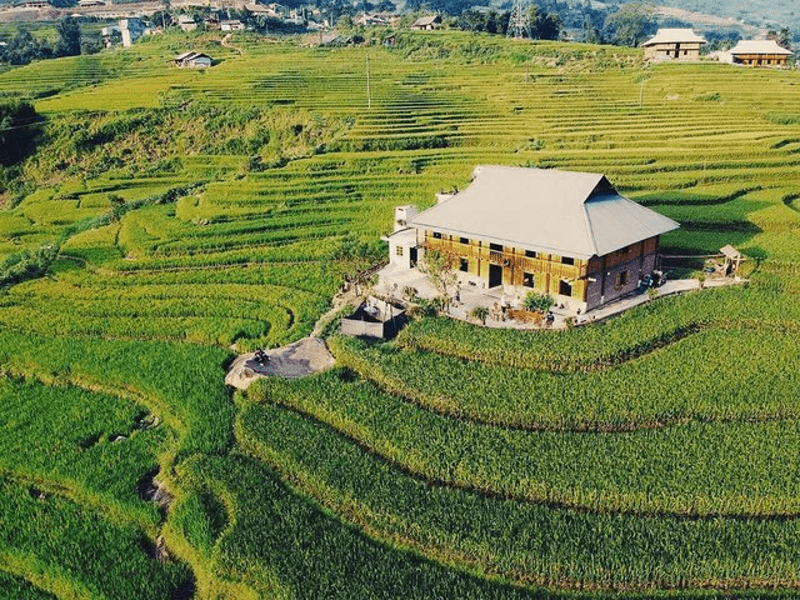 Hầu Thào nhìn từ xa