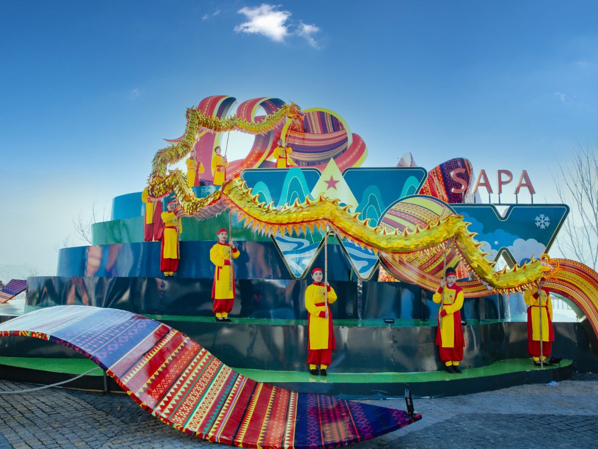 le-hoi-khen-hoa-va-mo-cong-troi-fansipan