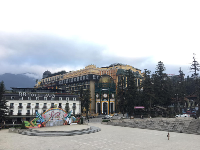 Quảng trường Sapa vào ngày có sương mù