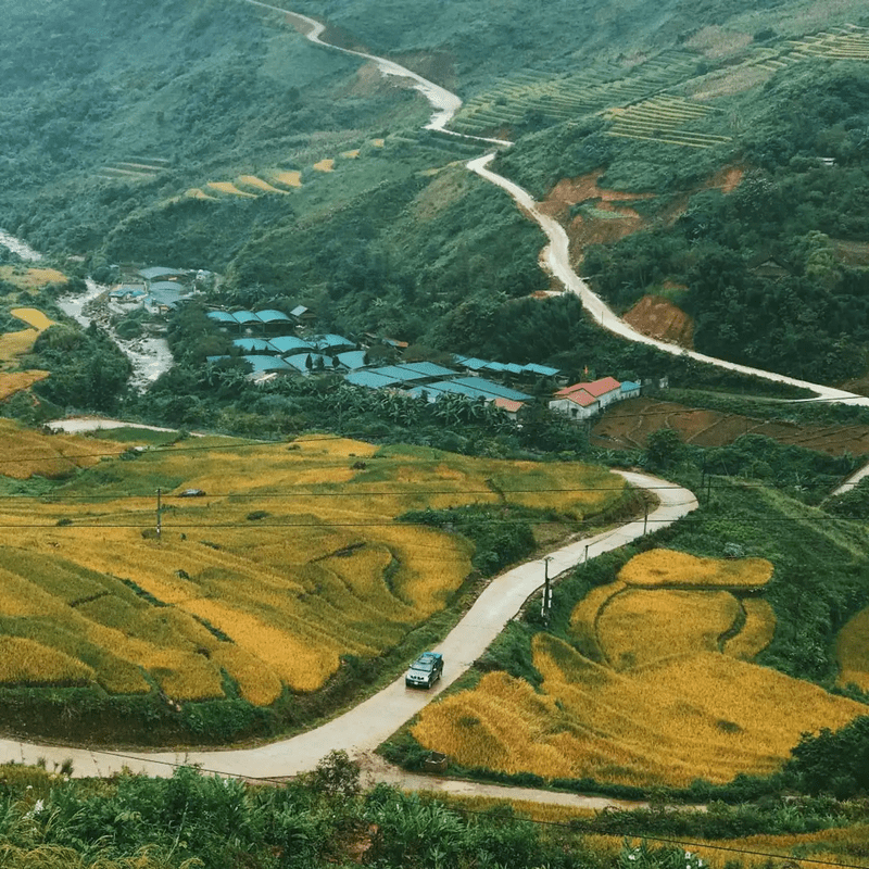 Cung đường đèo chạy qua những bản làng và ruộng bậc thang tuyệt đẹp