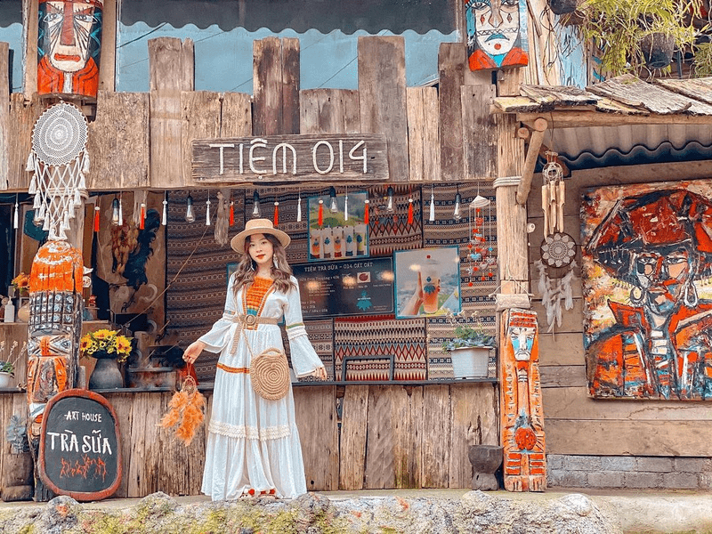 Du lịch Sa Pa tháng 4, du khách có thể diện một chiếc váy dài kiểu bohemian 