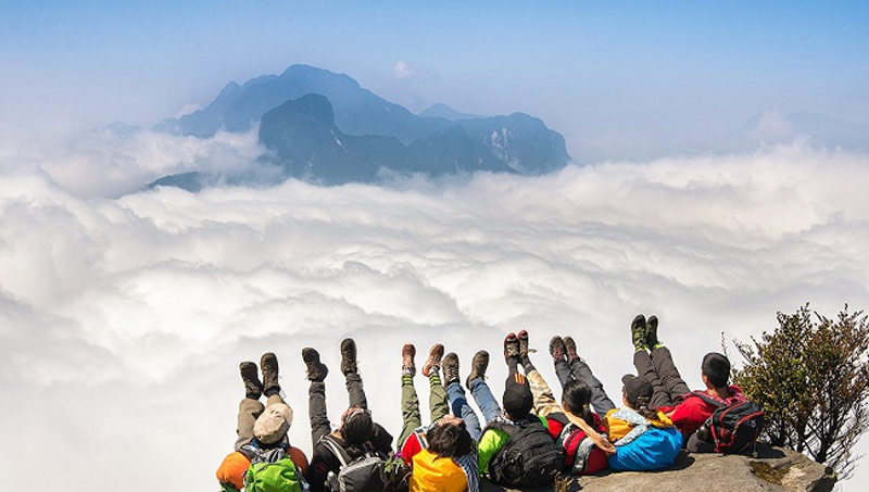 Biển mây trắng tại khu vực Ngã ba Lũng Cú thuộc xã Y Tý 