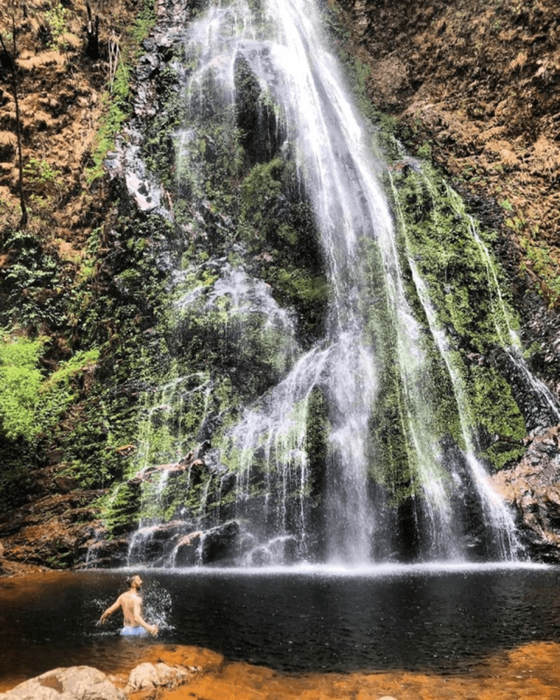 Đắm mình trong làn nước mát lạnh tại Suối Vàng thác Tình Yêu Sa Pa