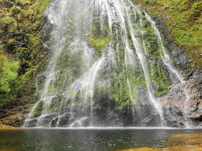 Thác Tình Yêu Suối Vàng là nơi lưu dấu câu chuyện tình yêu sâu đậm nhưng cũng rất đỗi bi thương