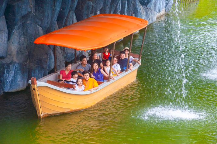 Du Thuyền Nhiệt Đới