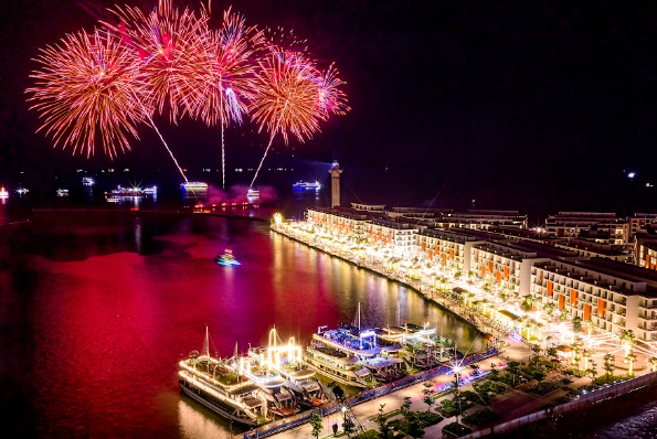 Pháo hoa rực rỡ tại VUI-Fest, Sun Elite City
