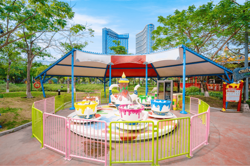 Chiếc cốc thần nằm kế bên Đu quay diệu kỳ trong bản đồ Công viên Rồng