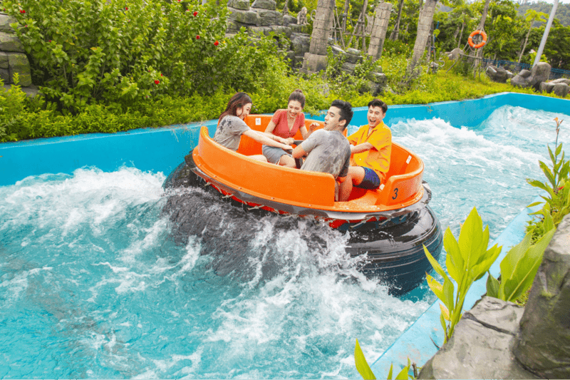 Dòng sông thử thách dữ dội cuốn chiếc thuyền của bạn tiến về phía trước trong chuyến thám hiểm