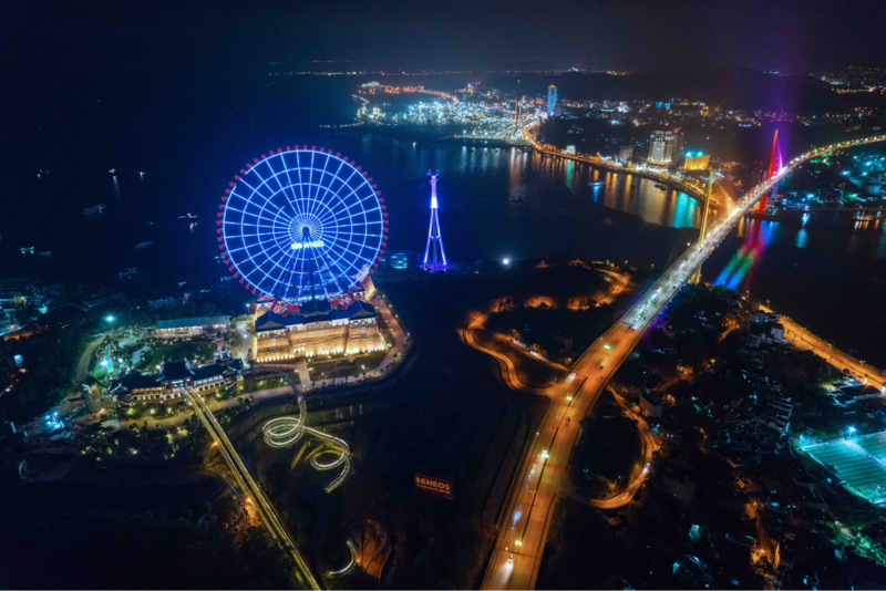 Một phần của vẻ đẹp đối lập – phần ánh sáng từ vòng quay Mặt trời và thành phố Hạ Long