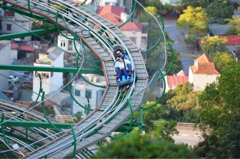 Khu làn trượt Samurai đem đến cho người chơi trải nghiệm thú vị giữa không gian bao la, khoáng đạt trên núi Ba Đèo