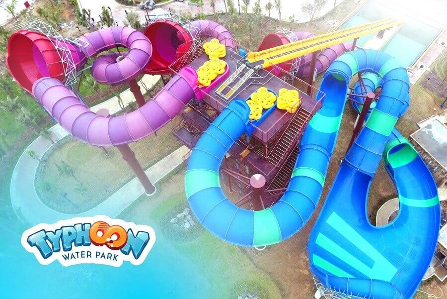 Khu vực chơi Cuồng phong lốc xoáy với máng trượt ngoằn ngoèo