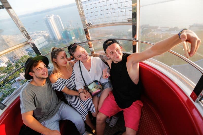 Check-in tại vòng quay Mặt trời là trải nghiệm thú vị, độc đáo cho du khách.