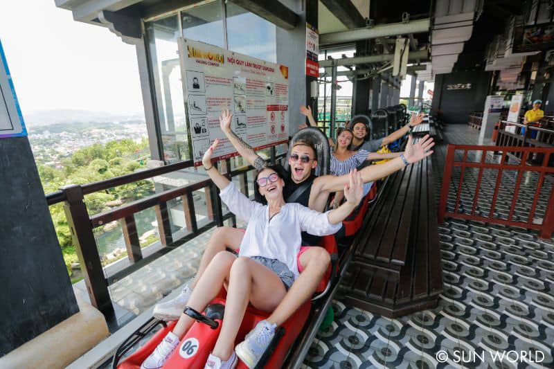 Trải nghiệm cảm giác mạo hiểm tại làn trượt Samurai trong khu đồi huyền bí.