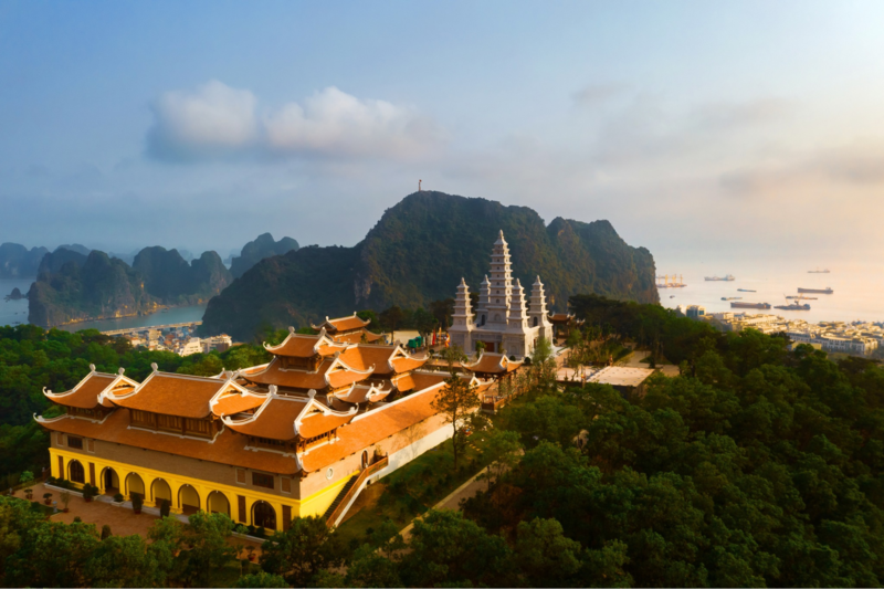 Quần thể văn hóa tâm linh vãng cảnh cầu an Bảo Hải Linh Thông Tự
