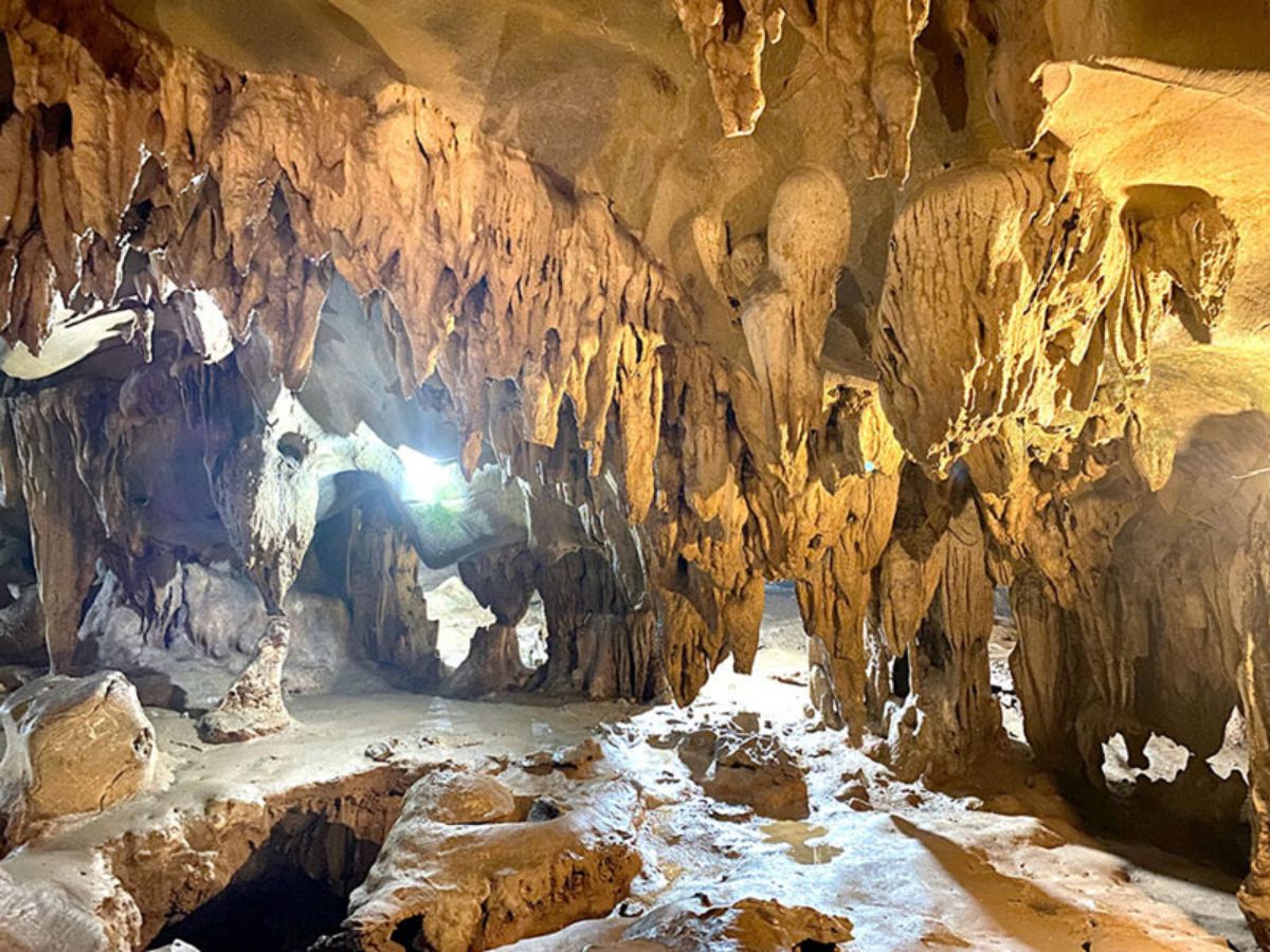 Ngũ Động Thi Sơn thuộc huyện Kim Bảng, Hà Nam cũ - nay thuộc phường Lý Thường Kiệt, tỉnh Ninh Bình