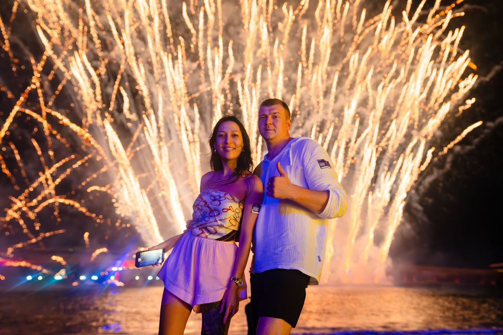 Bạn sẽ có trải nghiệm mãn nhãn với show Bản giao hưởng đại dương khi chọn combo Chill Show