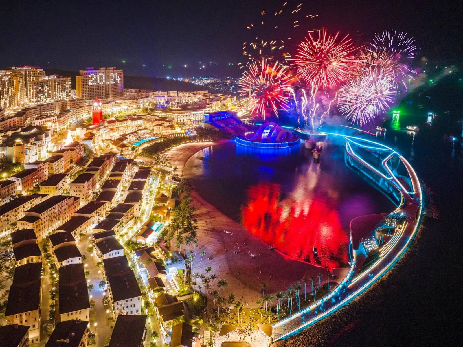 Những màn pháo hoa gây ấn tượng tại Thị trấn Hoàng Hôn 