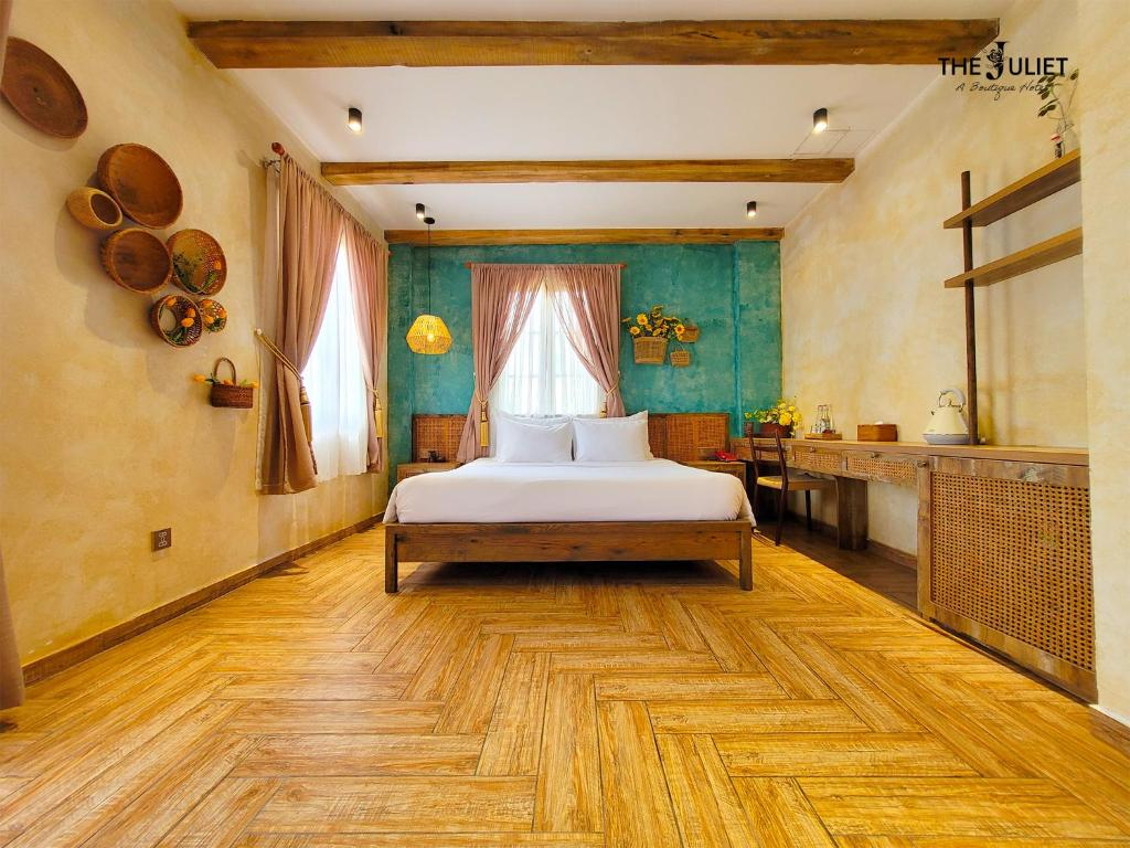 Không gian ấm cúng bên trong Juliet Boutique Hotel