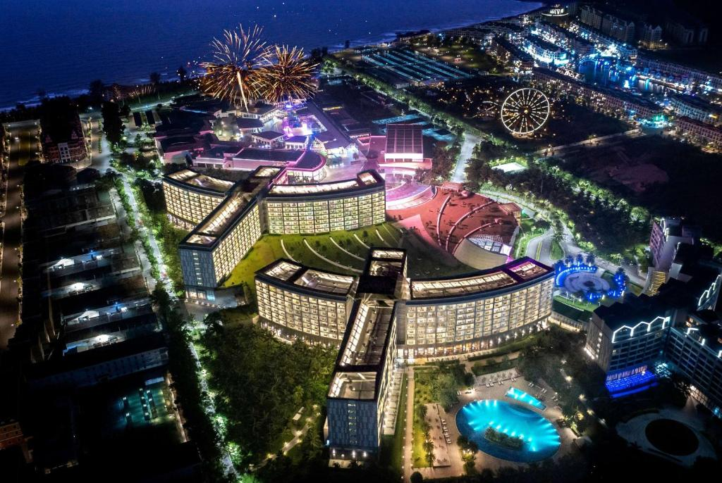 Những màn pháo hoa rực rỡ tại Wyndham Grand Phú Quốc dịp Tết Âm lịch