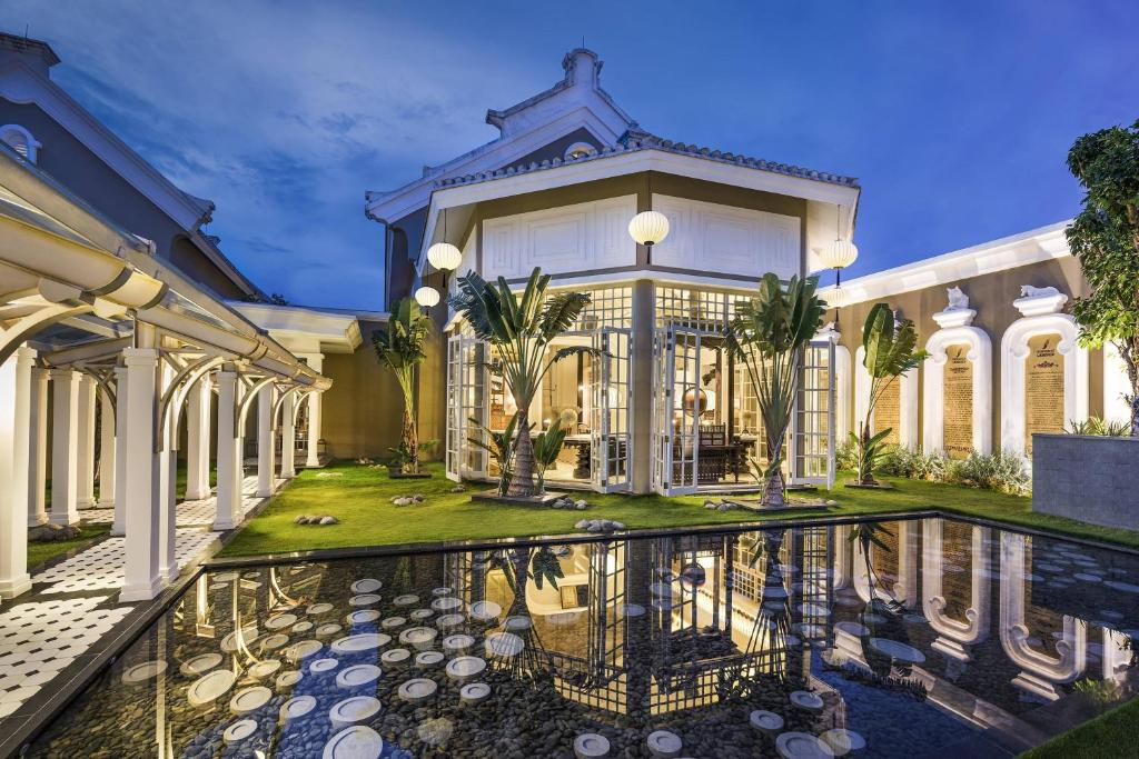 Thiết kế mang phong cách châu Âu tại JW Marriott Phu Quoc Emerald Bay thu hút nhiều du khách lựa chọn nghỉ dưỡng tại đây 