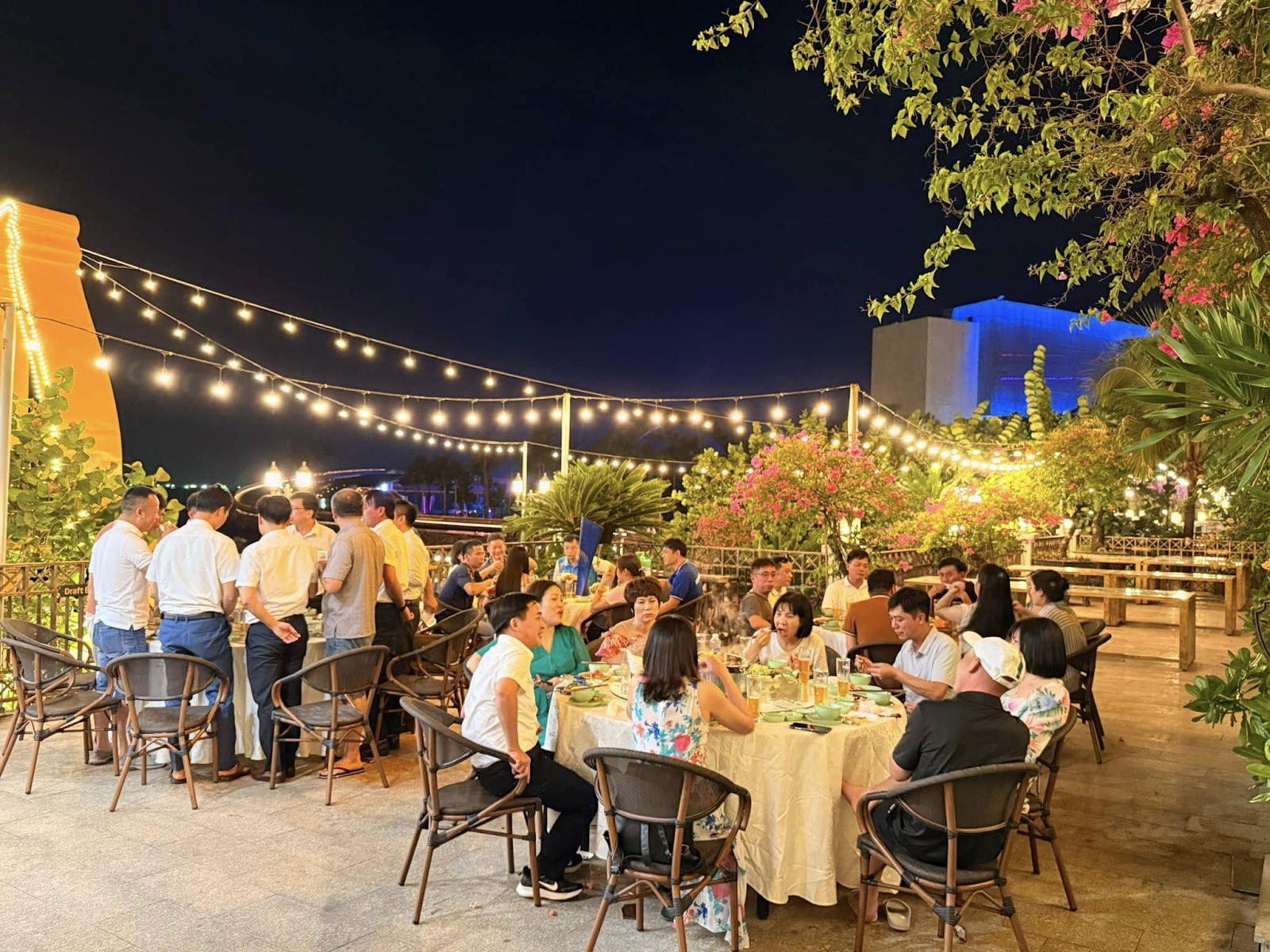 Không khí sôi động tại nhà hàng Draft Beer Phú Quốc dịp Tết