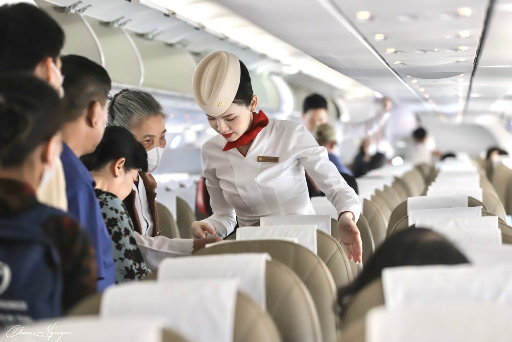 Máy bay là phương tiện di chuyển phổ biến từ các thành phố lớn tới Phú Quốc