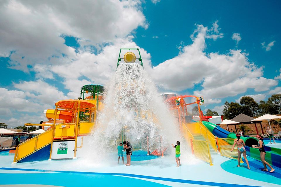 Du khách nên lựa chọn các gói combo để có thể trải nghiệm trọn vẹn các khu vui chơi giải trí (