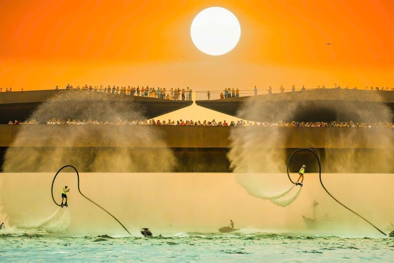 Những màn trình diễn Jetski và Flyboard gây ấn tượng với du khách