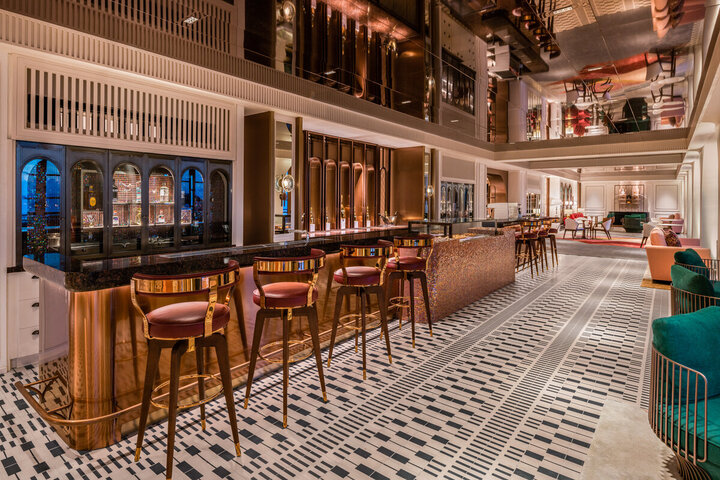 iL Salone tại La Festa Phu Quoc, Curio Collection by Hilton là một trong những quán cafe xem pháo hoa Phú Quốc đáng thử nhất tại Sunset Town.