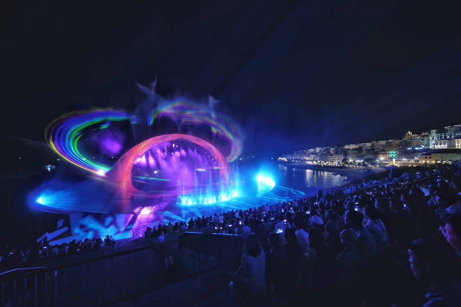 Kiss of The Sea lại là hành trình cảm xúc sâu lắng.