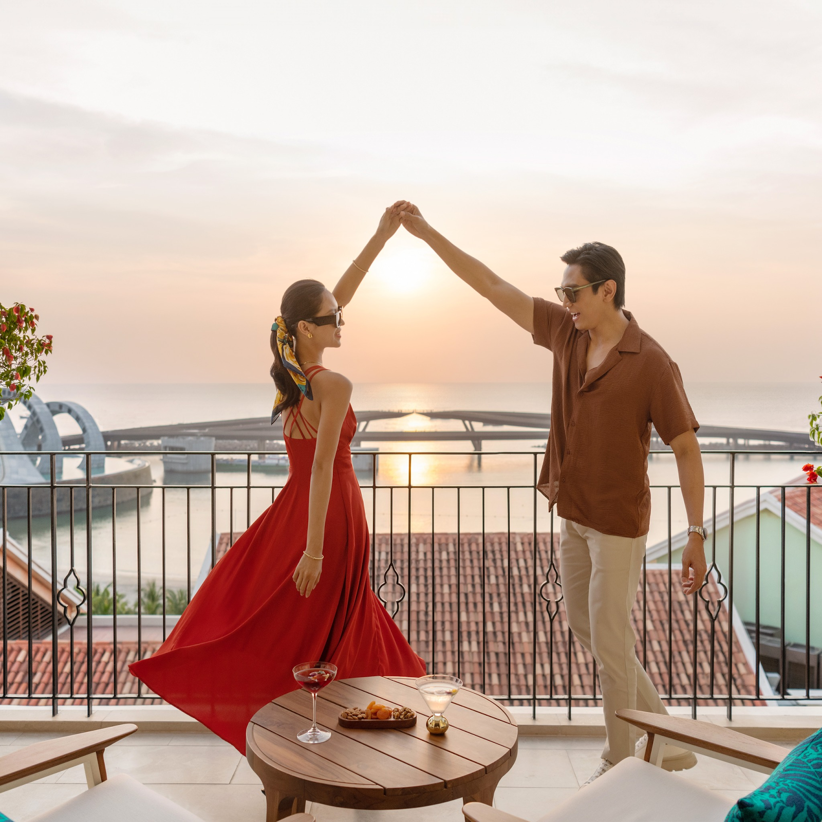 La Festa Phu Quoc, Curio Collection by Hilton với view hướng ra Cầu Hôn lãng mạn